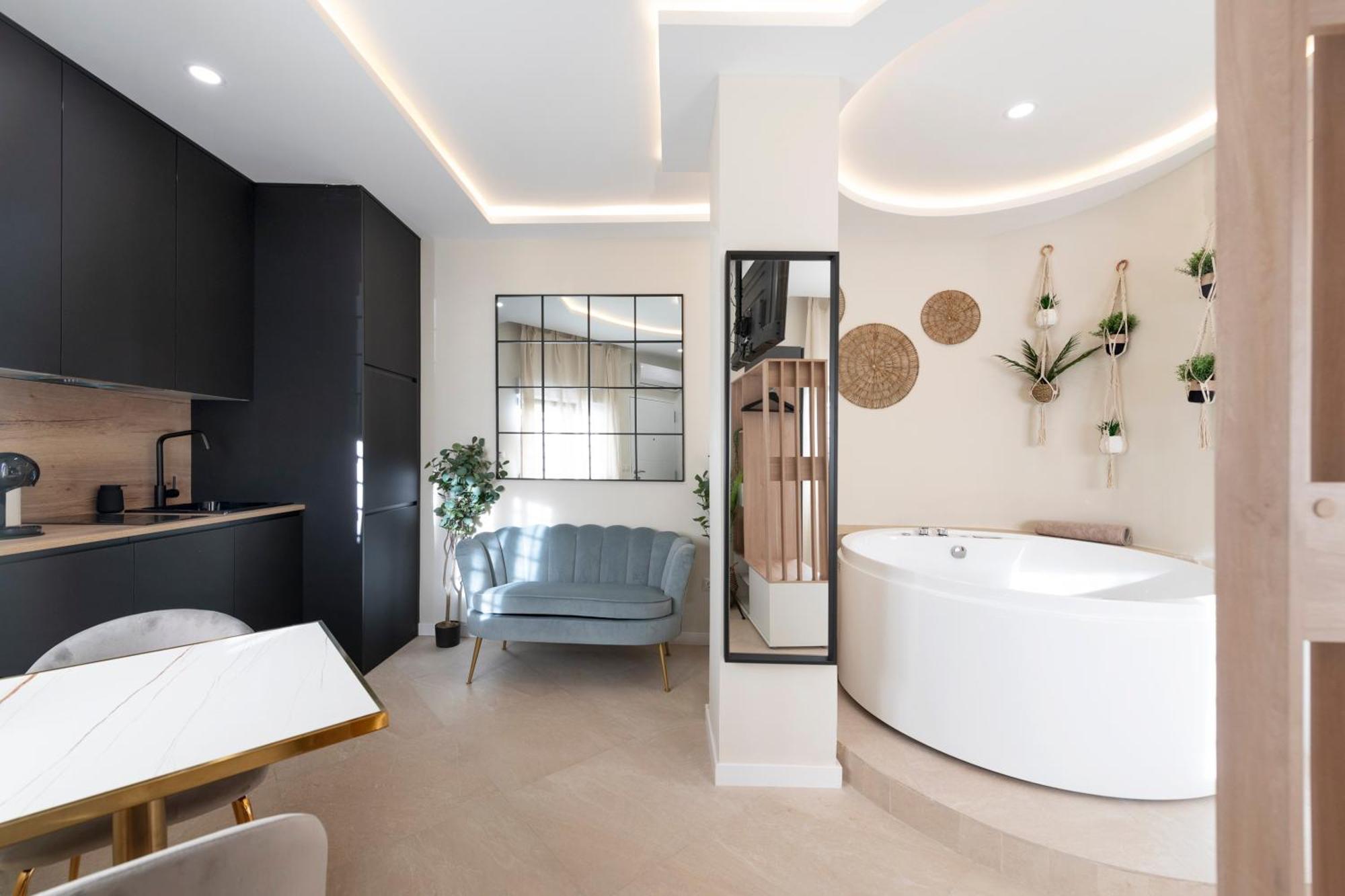 Апартаменты Malaga Boutique V.V Luxury Jacuzzy Экстерьер фото